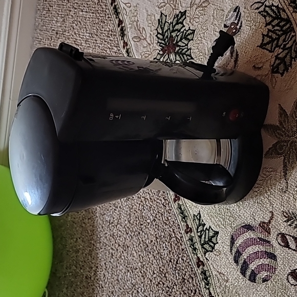 Gently loved Kenmore personal coffee maker 1 to 4 cups fast brew works perfectly - Picture 4 of 16
